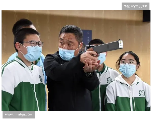 教育部拟将拳击纳入中小学体育选修课,师资培训已启动 教育部拟将拳击纳入中小学体育选修课,师资培训已启动